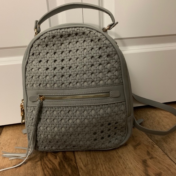 SOLD Gray woven backpack - Picture 2 of 7